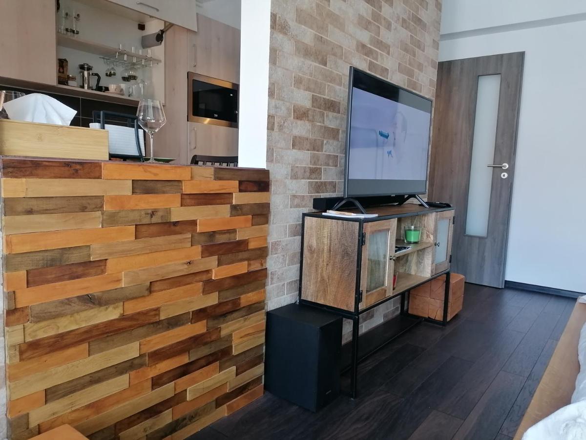 Wooden Touch Studio Брашов Экстерьер фото